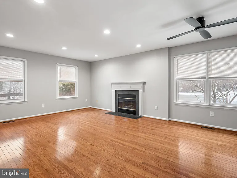 547 Pickering Station Dr — Photo 8
