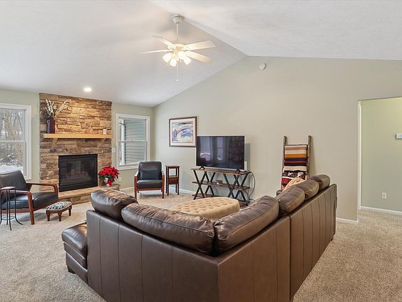 5th image of 2402 Crest Haven Blvd