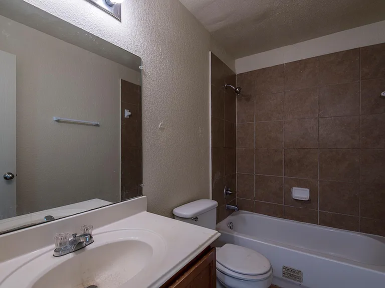 6810 Westover St #9 — Photo 7