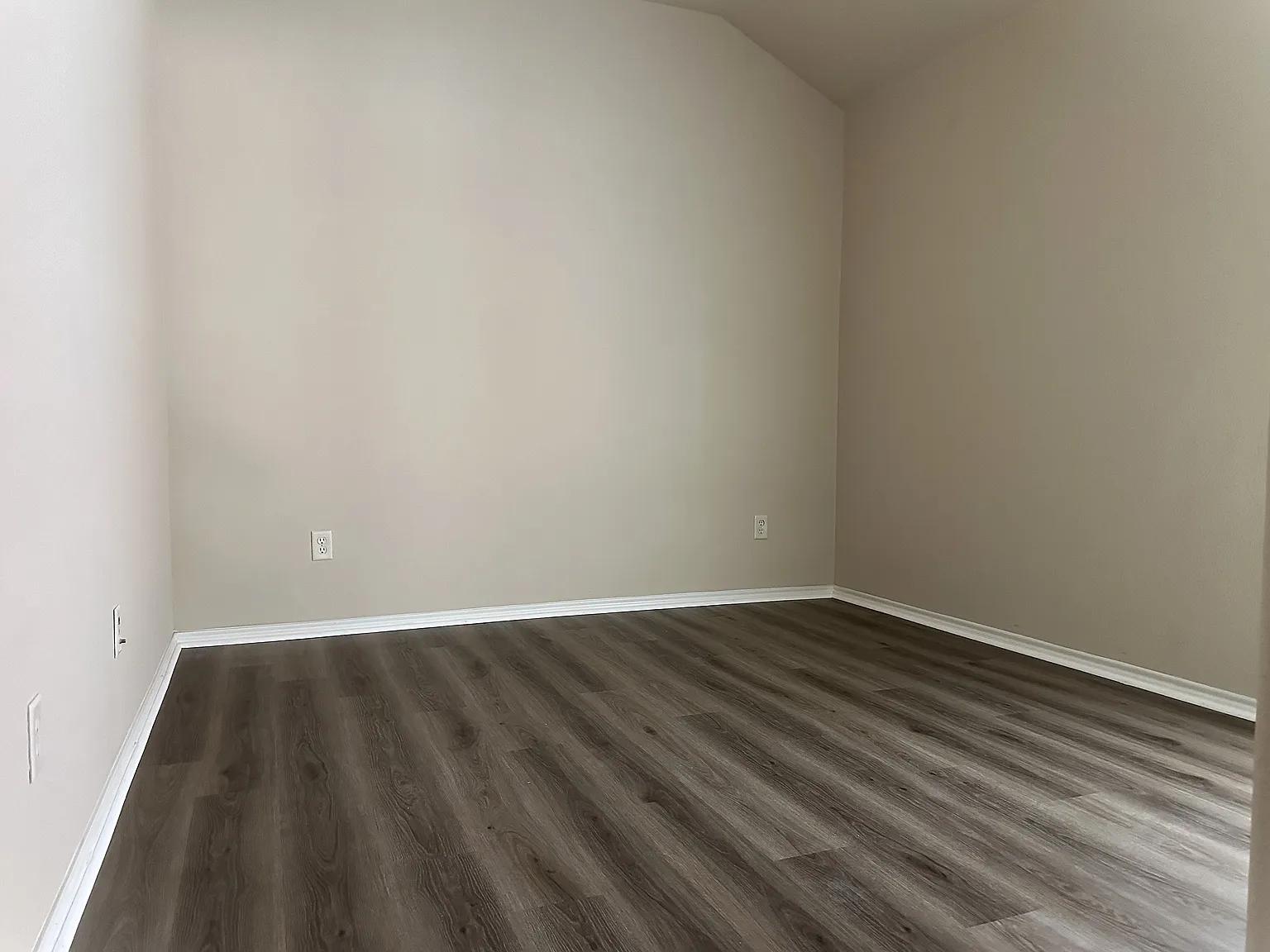 4 bed, 1645 sqft, $1,900 — Photo 4