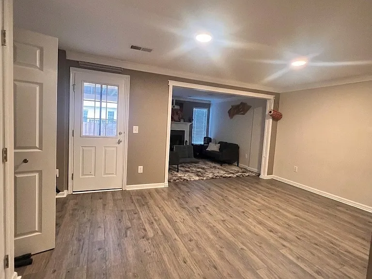 6314 Meadow Glade Ln — Photo 25