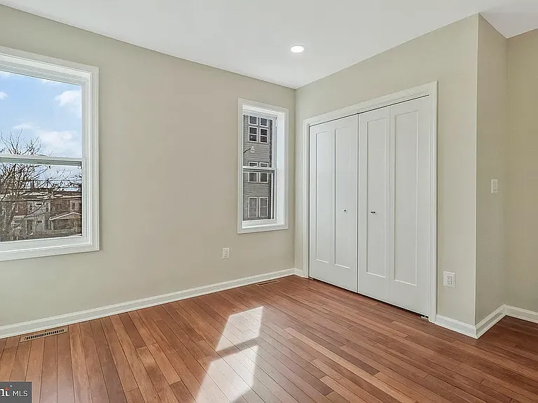 444 Kenyon St NW — Photo 30
