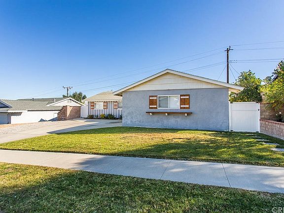 3rd image of 840 Moffatt Cir