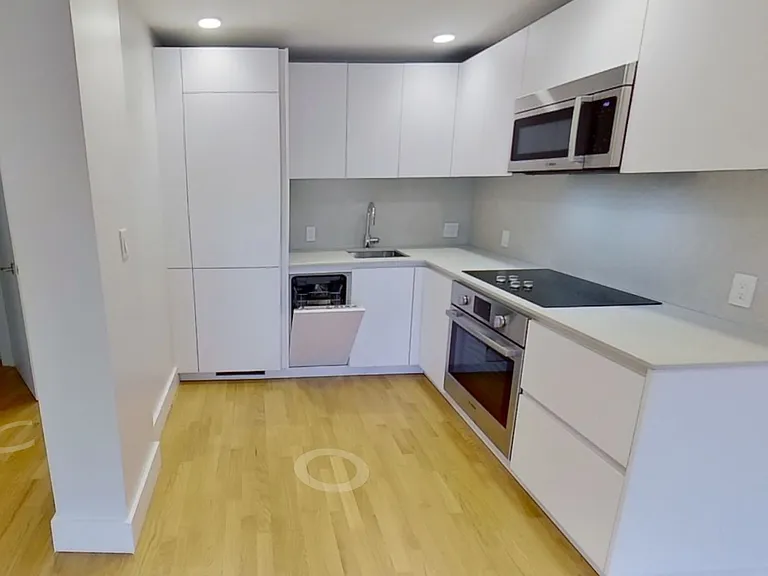 336 Harvard St — Photo 3