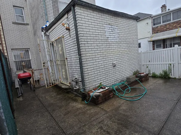 2154 West 6th Street image 14 of 14