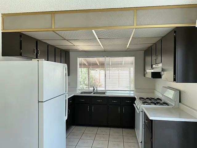 4754 E Harmon Ave — Photo 5
