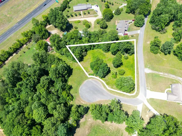 11 Windstone Dr, Trenton, GA 30752