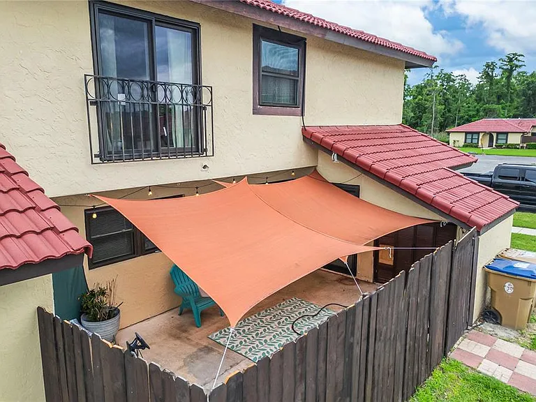 447 Hunter Cir — Photo 25
