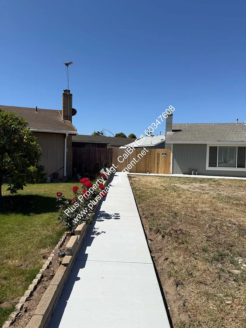 Building Photo - 1520 Jonathan Pl #A