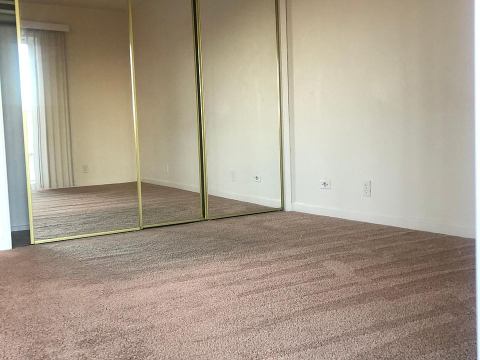 1st image of 502 Richmond Dr #5
