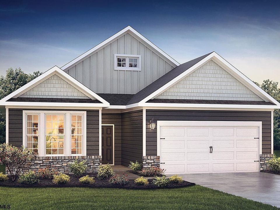 1st image of 405 Lexington Cir