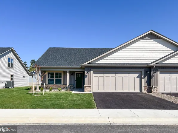 37 Grainfield Ct, Martinsburg, WV 25404