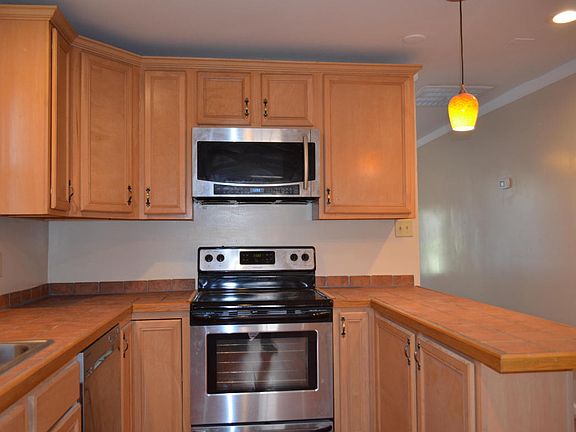 5th image of 2807 Dayton St