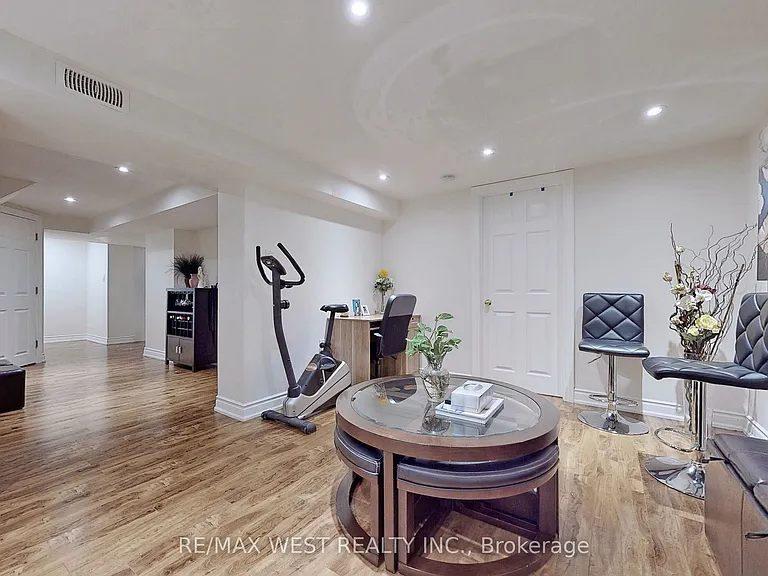 139 Ranee Ave #BASEMENT — Photo 11