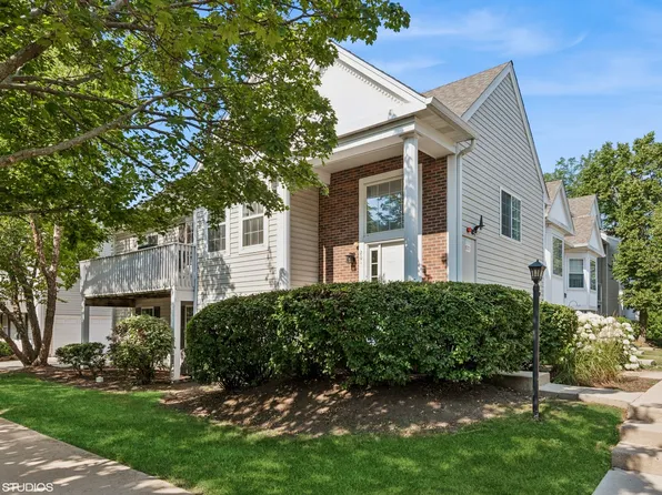 201 Hidden Creek Ln #201, North Aurora, IL 60542