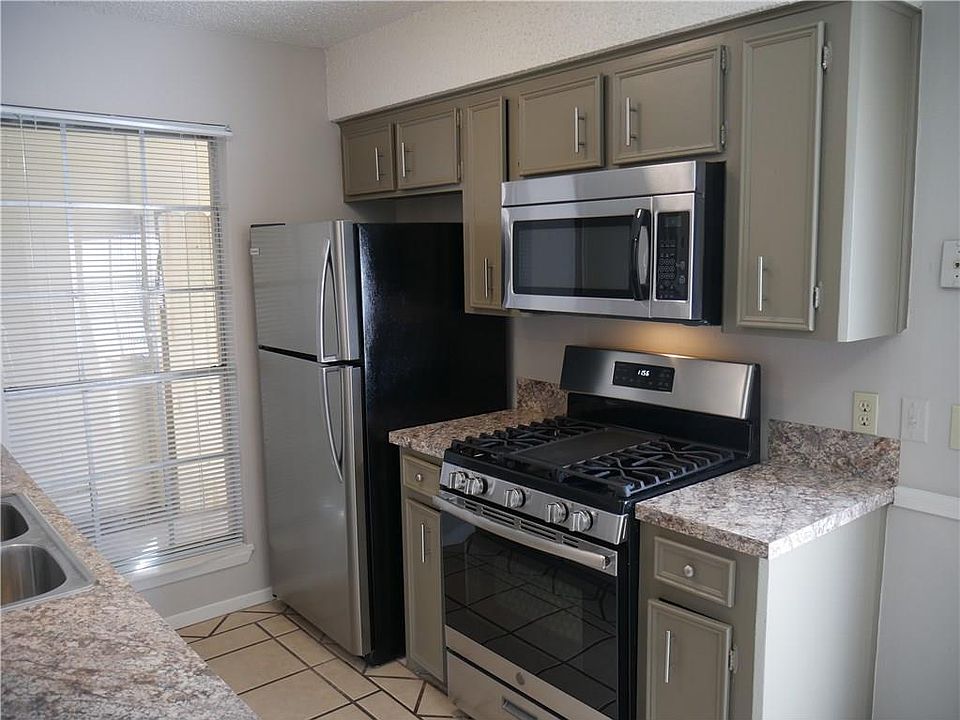 1st image of 9904 Randall Dr #B