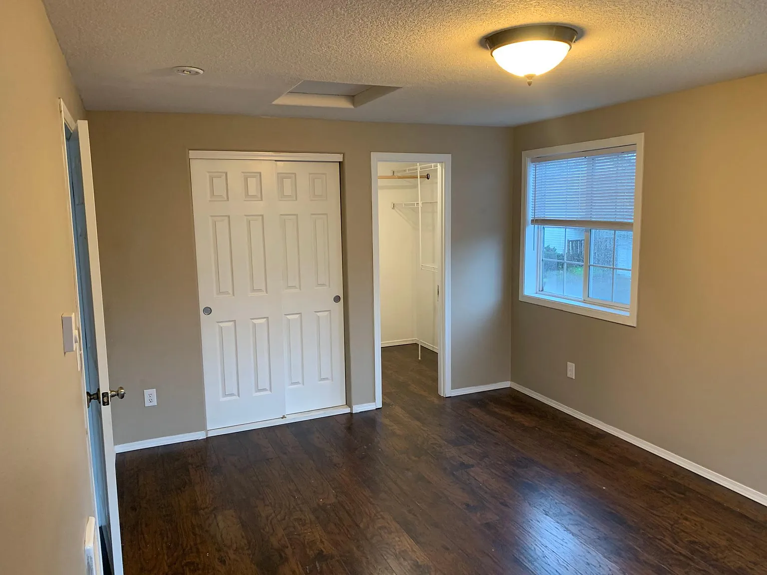 1 bed, 800 sqft, $1,300 — Photo 4