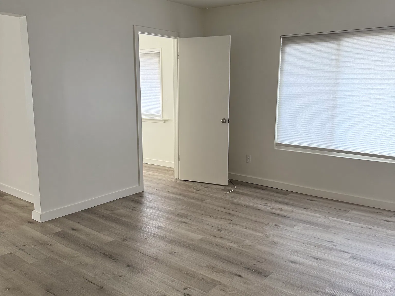 3 bed, 1300 sqft, $3,200 — Photo 2