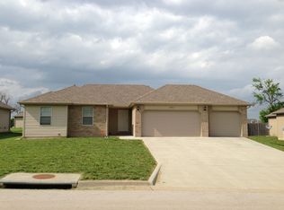 4887 W Skyler Dr, Springfield, MO 65802