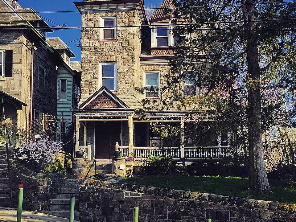 front of 325 Green Lane