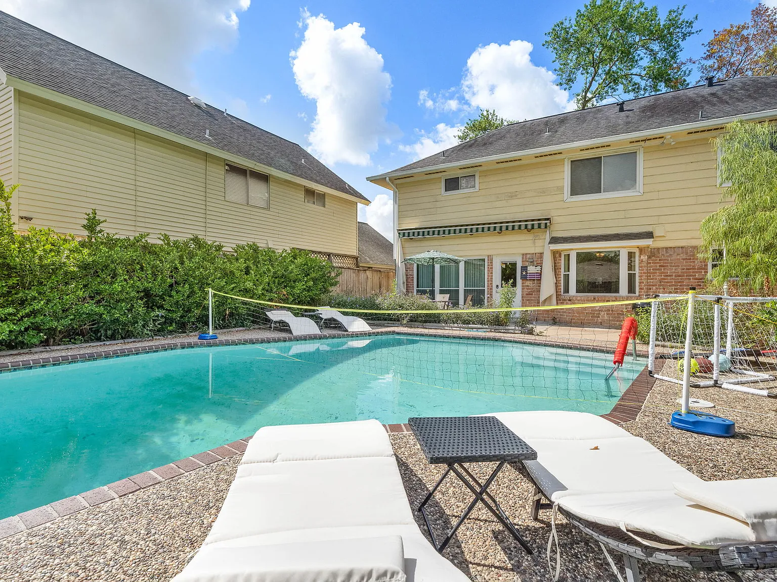 4 bed, $7,050 — Photo 1