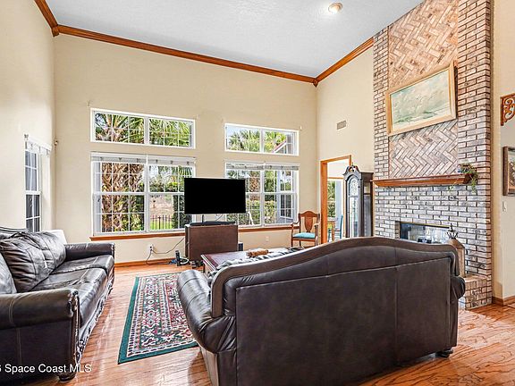 3rd image of 1951 Squires Ct