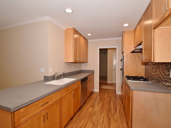 5th image of 1089 Rosalia Dr