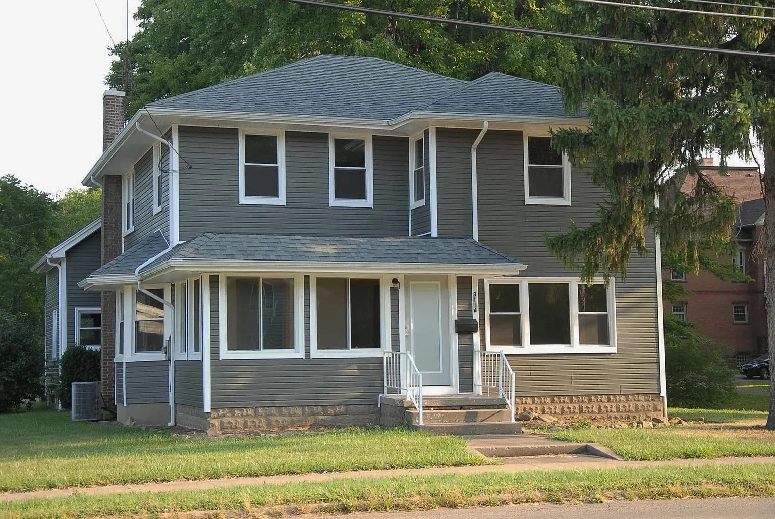 3114 Lincoln Way W photo 1