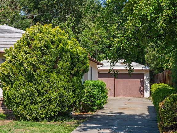 5th image of 604 Chimalus Dr