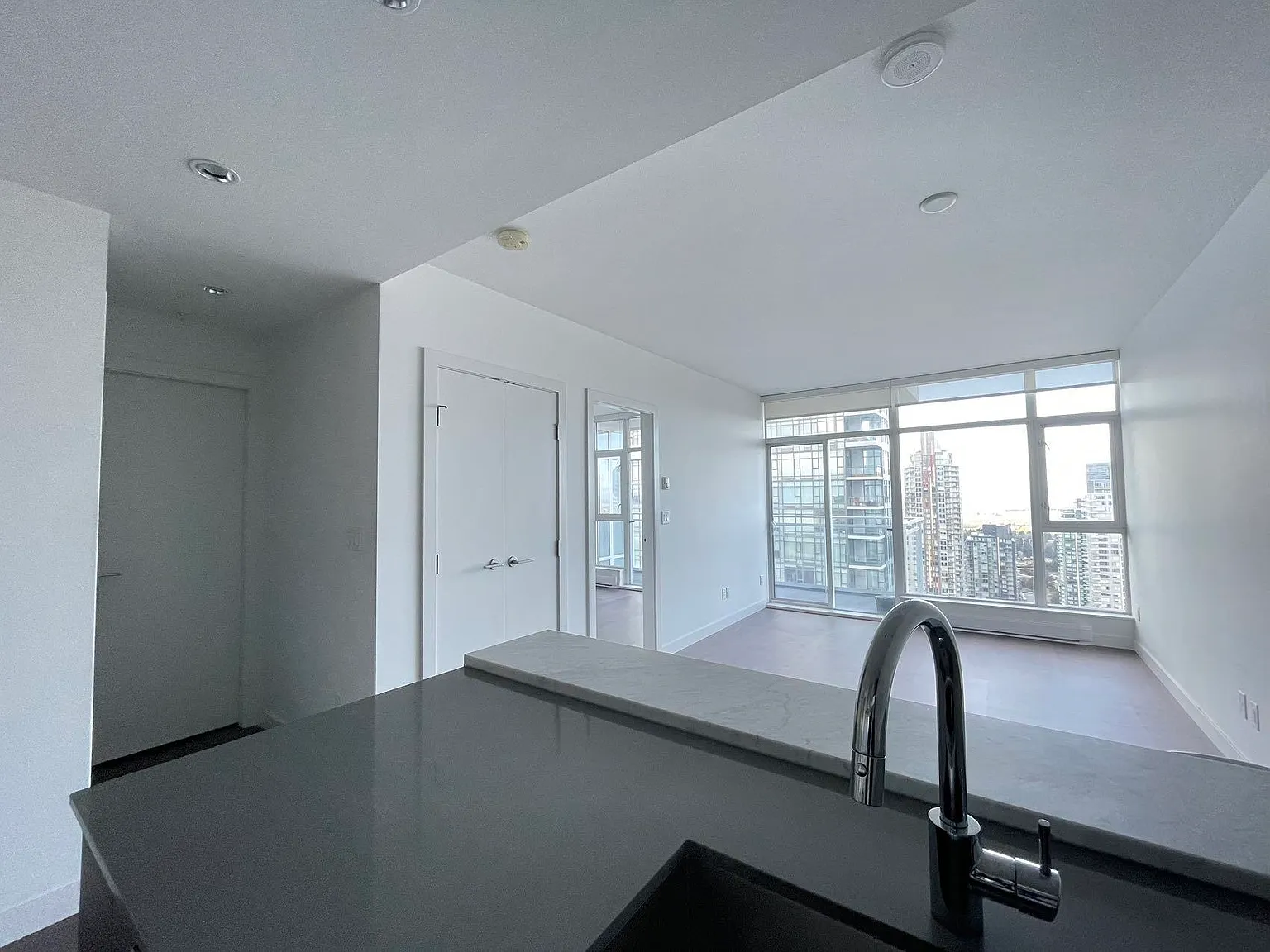 1 bed, 600 sqft, $2,350 — Photo 4