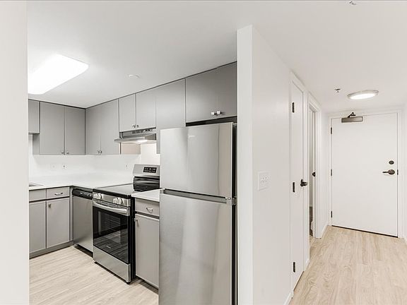 4th image of 1415 SW Park Ave #403