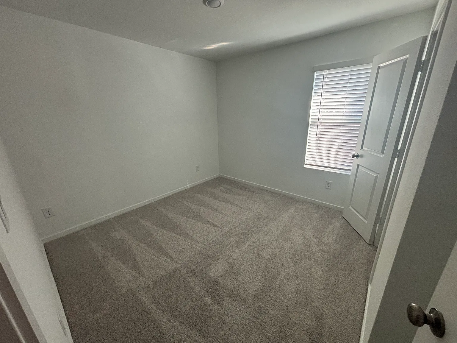 3 bed, 1311 sqft, $2,200 — Photo 3
