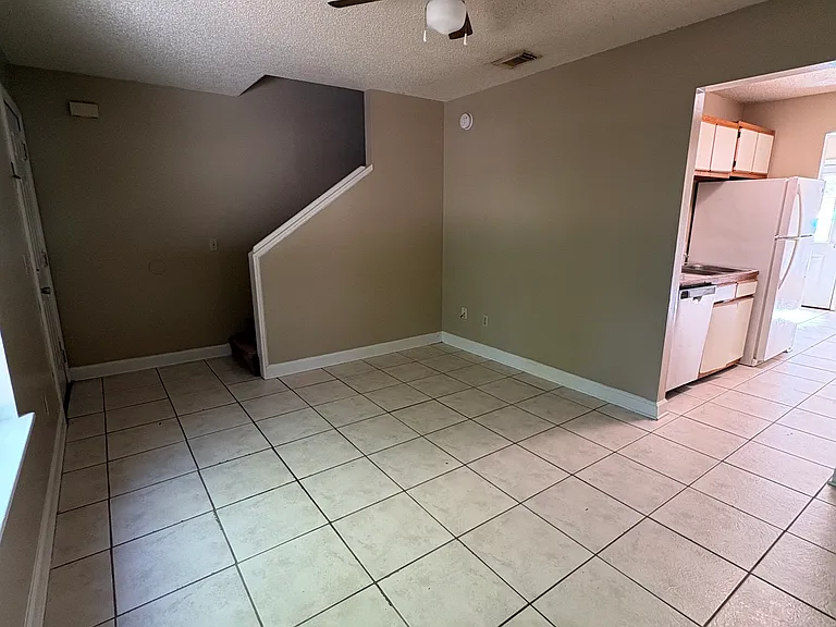 720 Morningside Ln — Photo 8