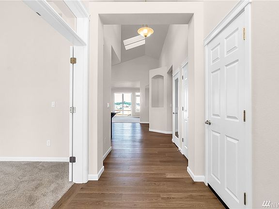4th image of 9716 9th Ave SE