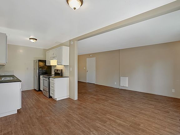 3rd image of 2320 De La Vina St APT 6