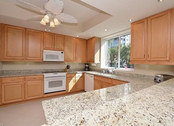 5th image of 4192 Bay Beach Ln Unit 821