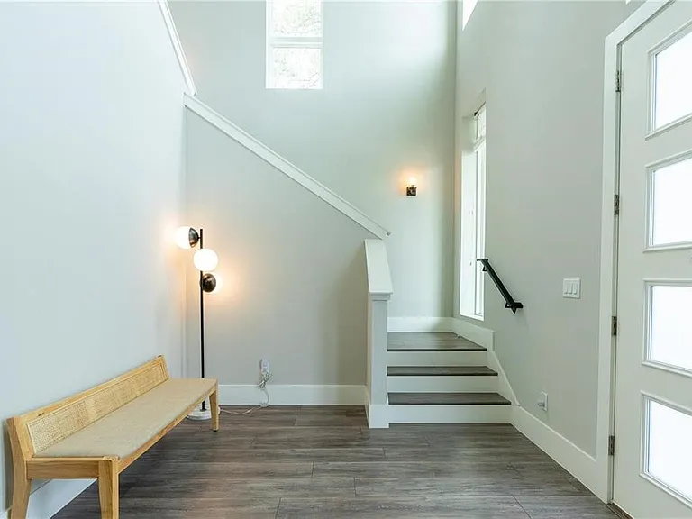 200 E Grant St — Photo 3