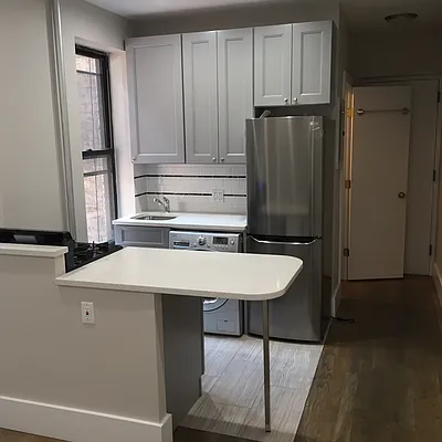 Rented by Mdays Realty | media 48