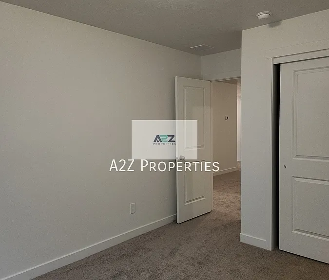 968 S 850 W — Photo 25