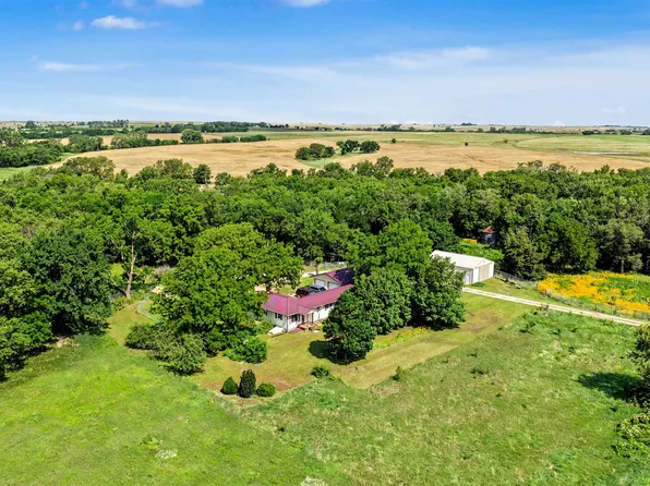 9116 S Niles Rd, Gypsum, KS 67448
