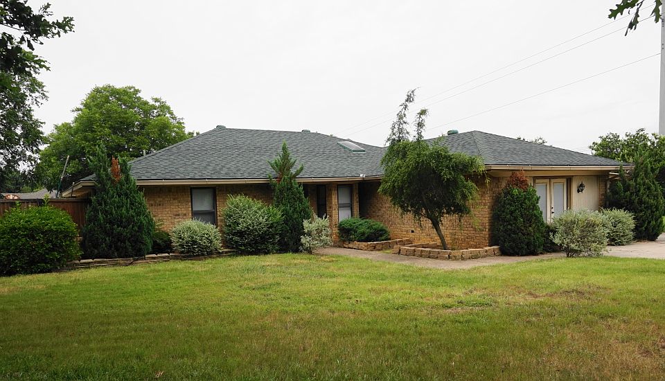 1st image of 404 Country Meadow Dr