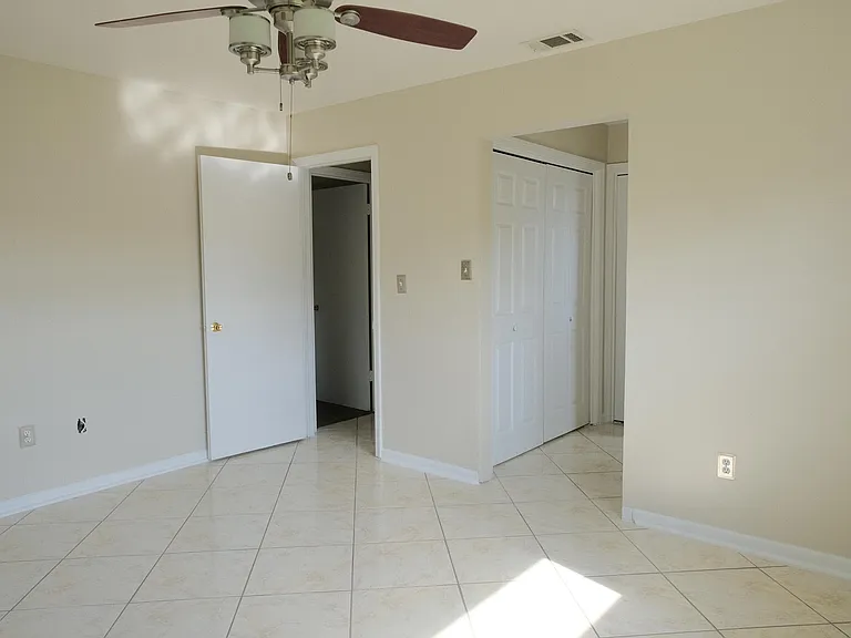 980 Woodland Ave — Photo 8
