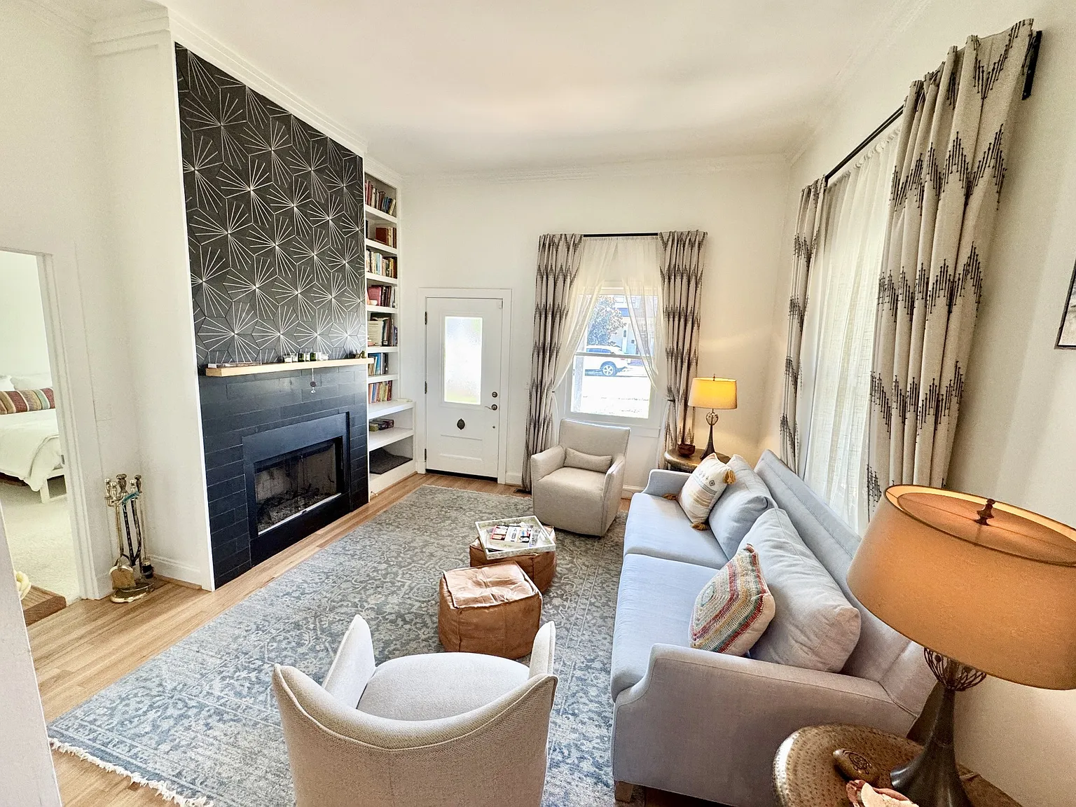 3 bed, 2.5 bath, 2500 sqft, $4,500 — Photo 3
