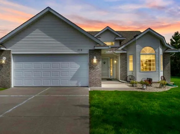 258 25th Ln SE, Cambridge, MN 55008