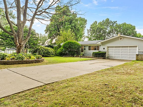 5th image of 1953 S Meadowview Avenue