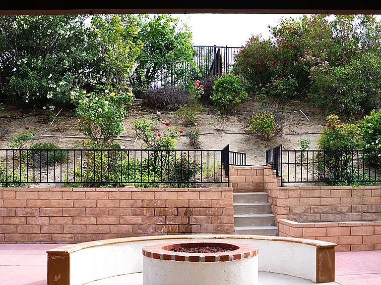 1373 Aztec Ct — Photo 38