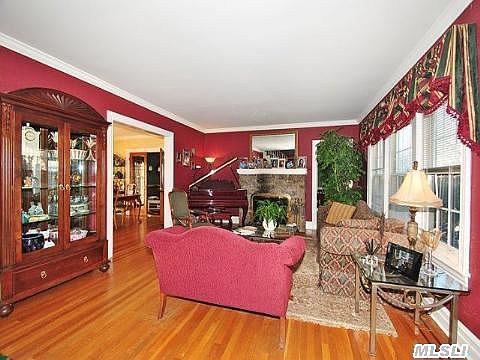 3rd image of 90 Poplar St
