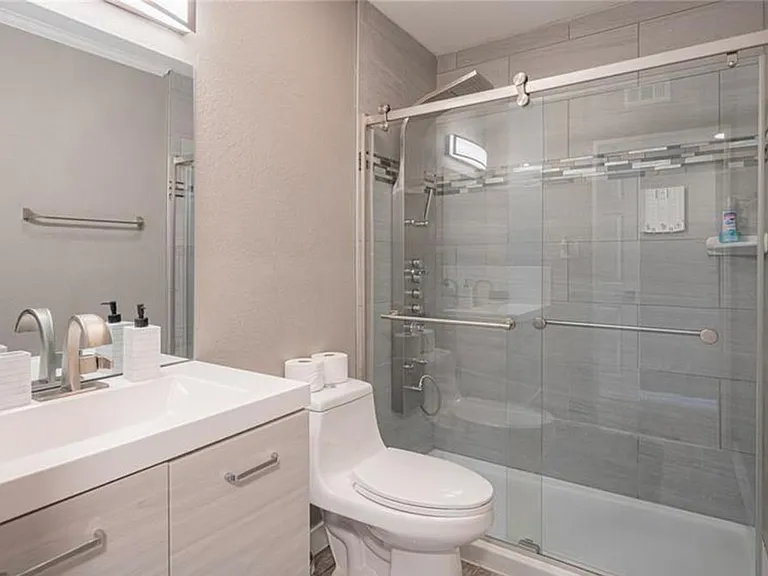 4001 Beneva Rd #421 — Photo 4