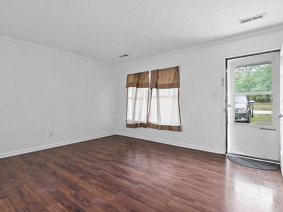4th image of 114 Rahway Rd