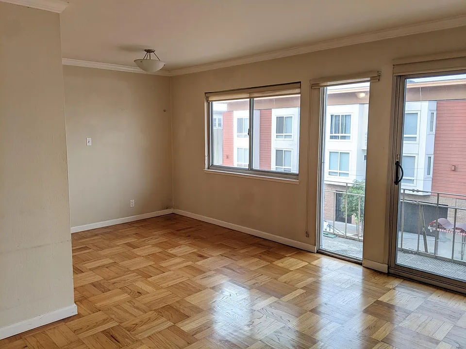 425 Judah St #101